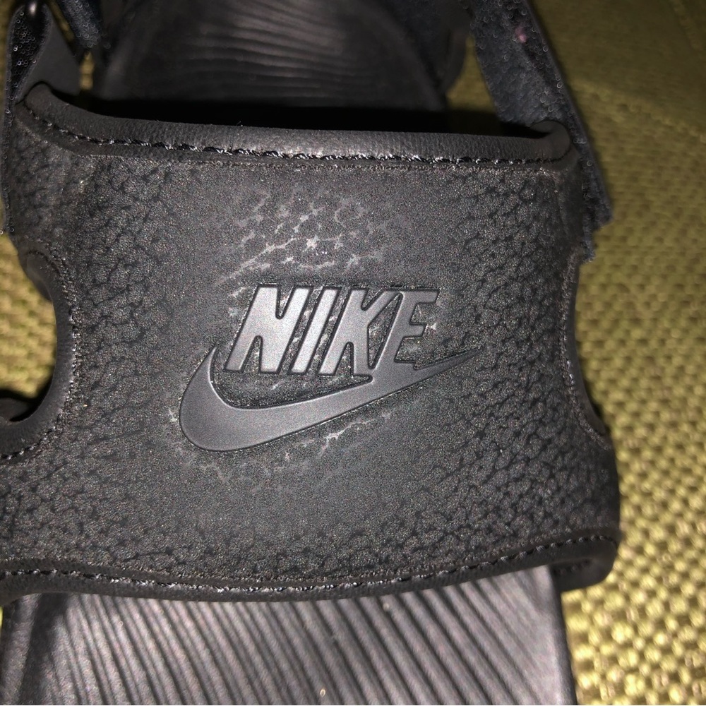 Women’s Nike Sandal - Picture 6 of 6